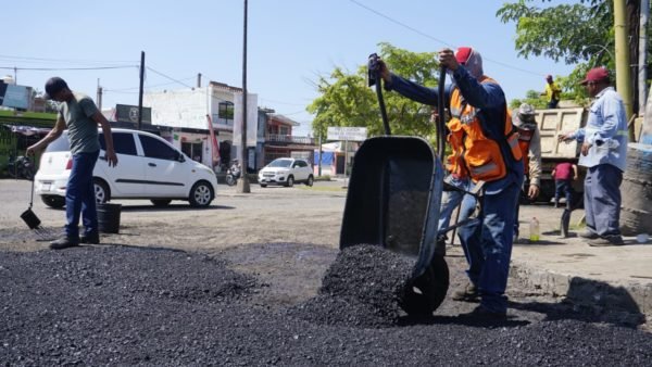 Avanza Obras Públicas trabajos de bacheo en calles y avenidas de la ...